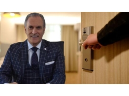| ΤΗΝ ΗΓΕΤΙΚΗ ΤΟΥΣ ΘΕΣΗ ΣΤΗΝ ΑΓΟΡΑ - CHC GROUP